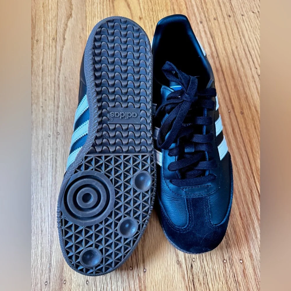 ✨Adidas Black Samba, like new 🖤 - Picture 2 of 5